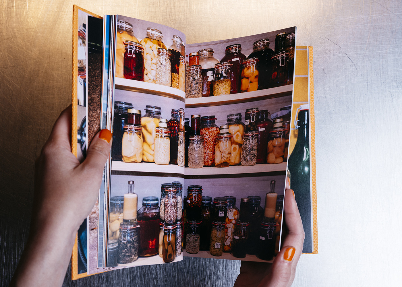 ROTE WAND  - CULINARY LAB