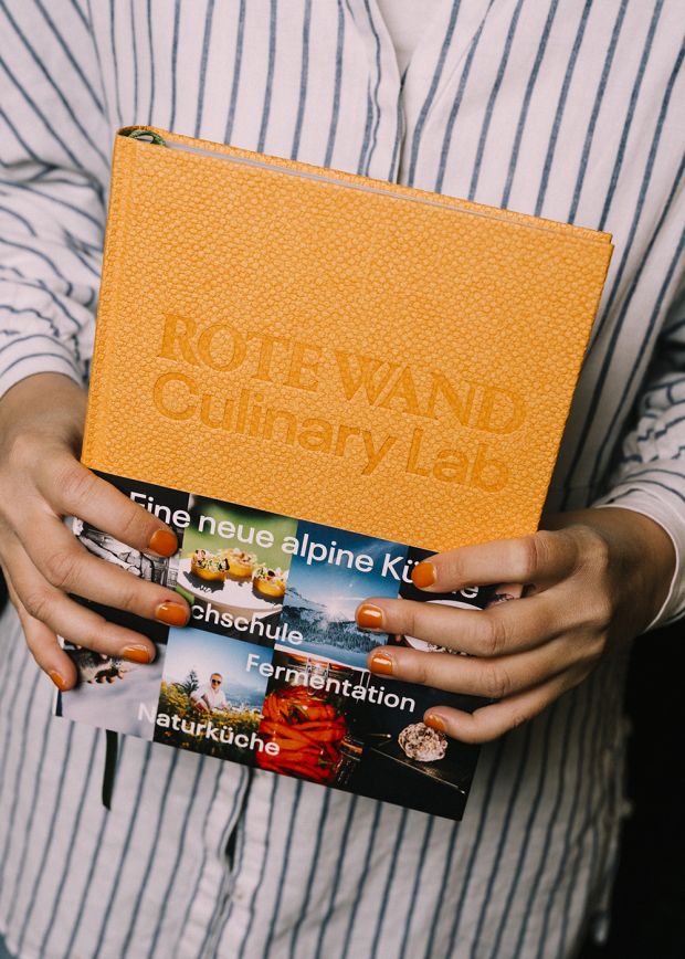 ROTE WAND  - CULINARY LAB